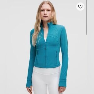 SOLD ‼️ Lululemon Define Cropped Jacket Nulu HWIB